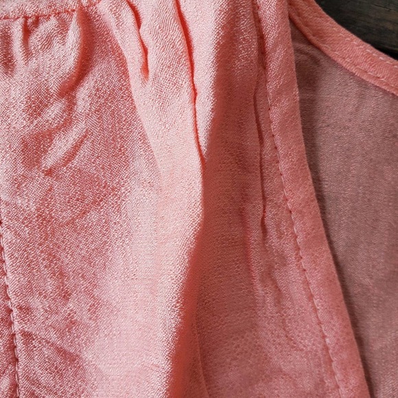 Six Fifty Clothing Light Weight V Neck Sleeveless Smocked Tank Top NWT - Picture 5 of 10